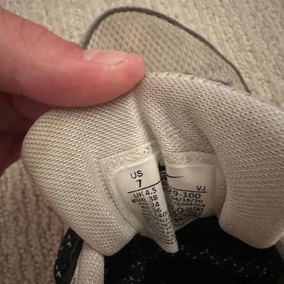 nike air max tennis shoes!!! - Picture 4 of 4